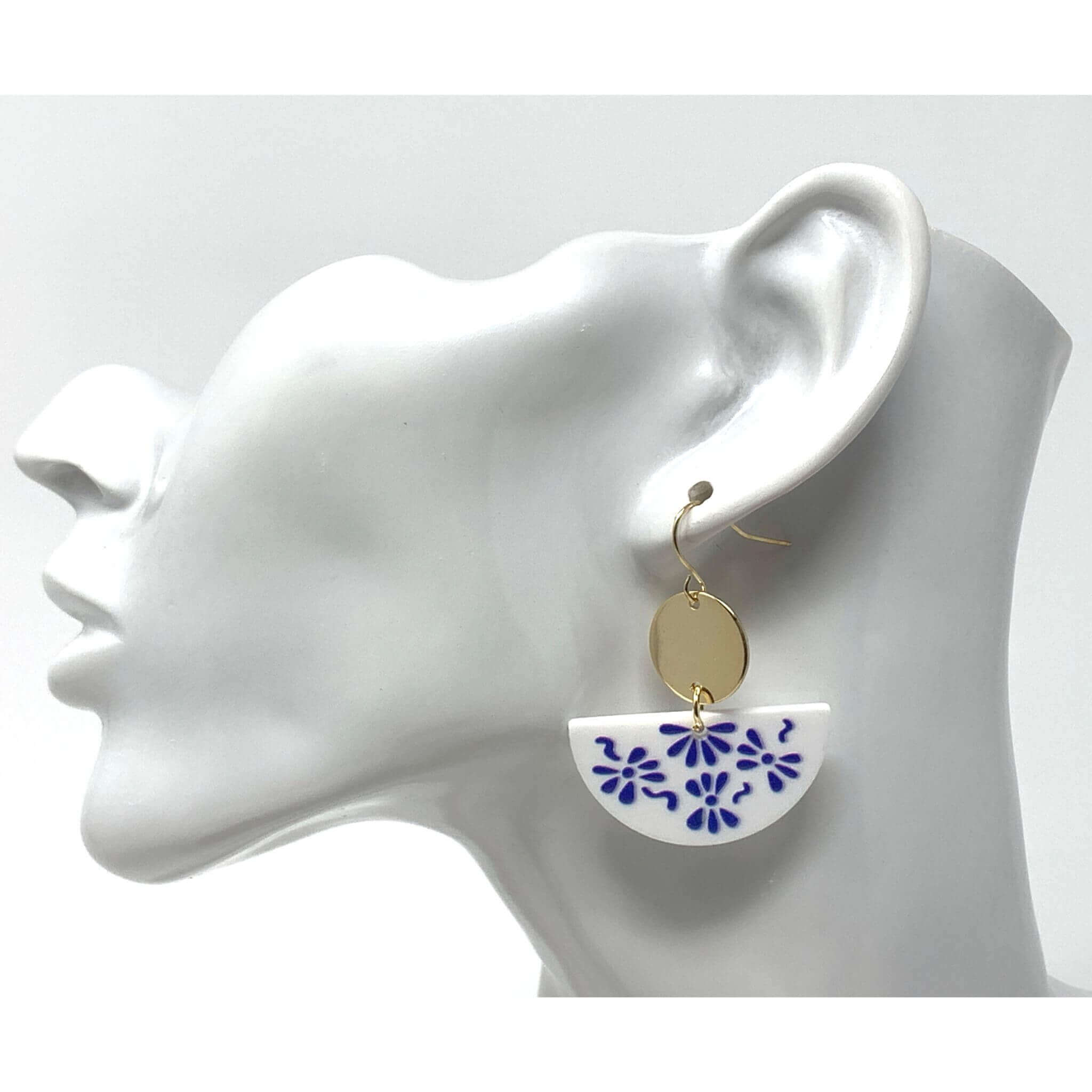Fleur White Resin Floral Earrings | Pearl Resin Flowers with Gold Cent –  Shop Suey Boutique